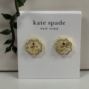New Kate Spade Heritage Bloom Goldtone Mother of Pearl Flower Stud Earrings